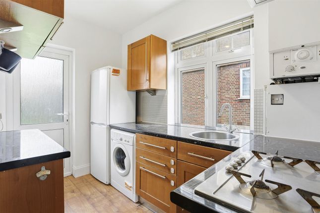 Grove Avenue, Sutton photo 3
