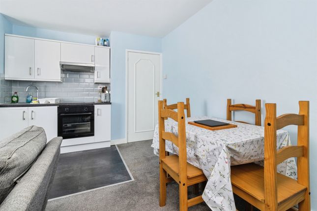 Flat 51, New Esplanade Court, Esplanade Road, PAIGNTON photo 3