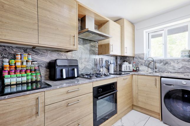 6, Riffams Drive, Essex photo 5