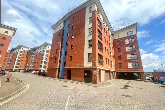 Flat for sale in Millsands, Sheffield, South Yorkshire