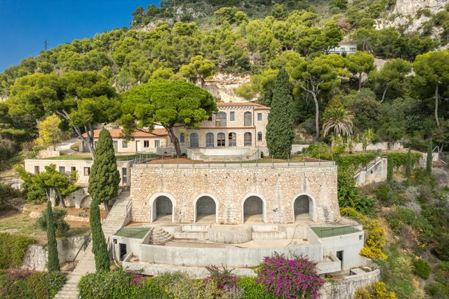 Property for sale in Villefranche-Sur-Mer, Alpes-Maritimes, Provence-Alpes-Côte d`Azur, France