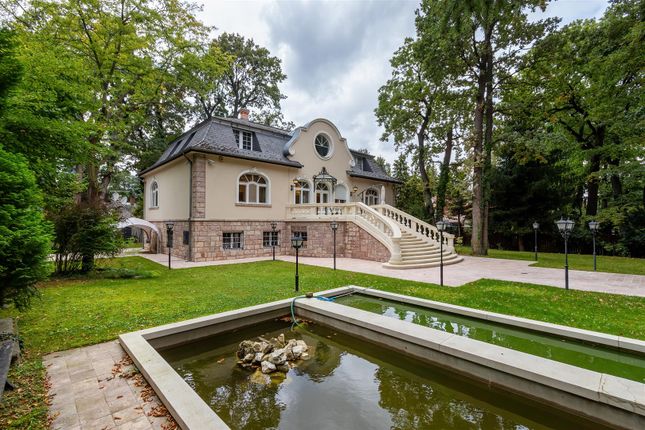 Villa for sale in Adyliget, Budapest, Hungary