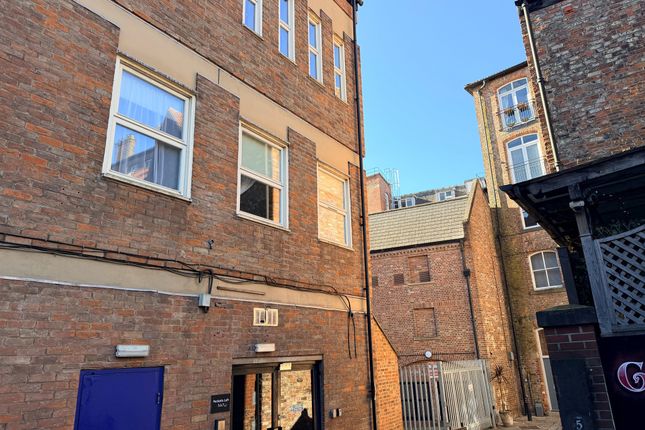 5, Pecketts Loft, Lady Pecketts Yard, York photo 2
