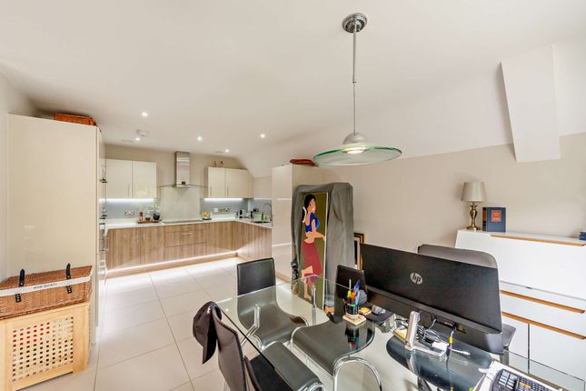 Flat for sale in Ducks Hill Road, Northwood