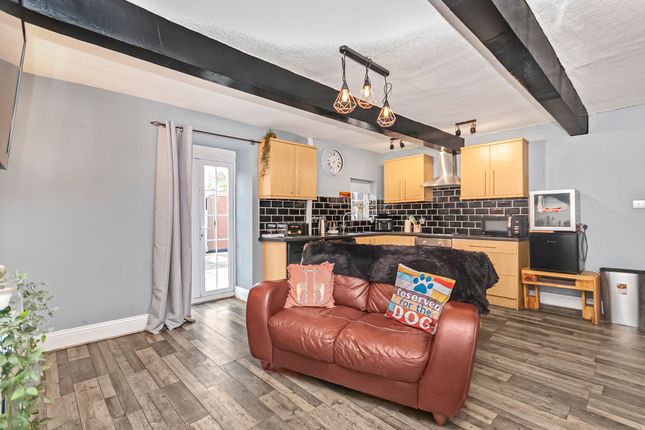 32 Bolton Road West, Bury photo 4