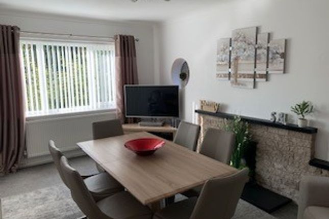 3 Eton Close, Rochdale photo 4
