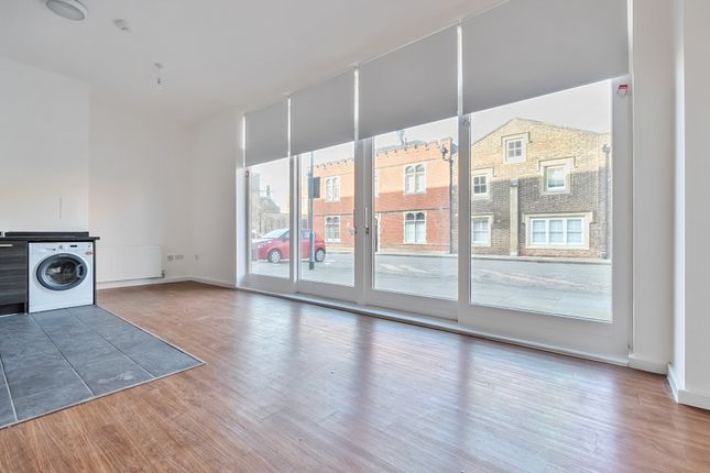 Ellington House, Ashmore Road, Axon Place, London photo 3