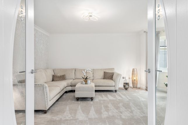 18, Guthrie Crescent, Larbert photo 3