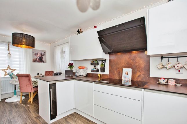 15, Aspen Grove, Yeovil photo 3
