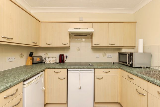 24, Sutton Court, Beech Street, Bingley photo 4