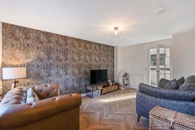 17, John Ogilvie Crescent, South Lanarkshire photo 2