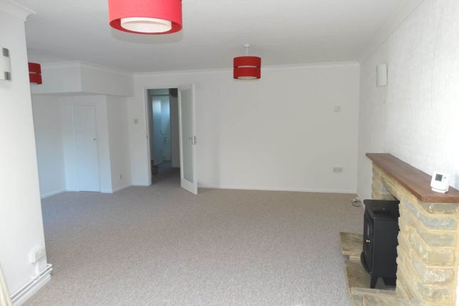 Property to rent in Barnfeld, Felpham