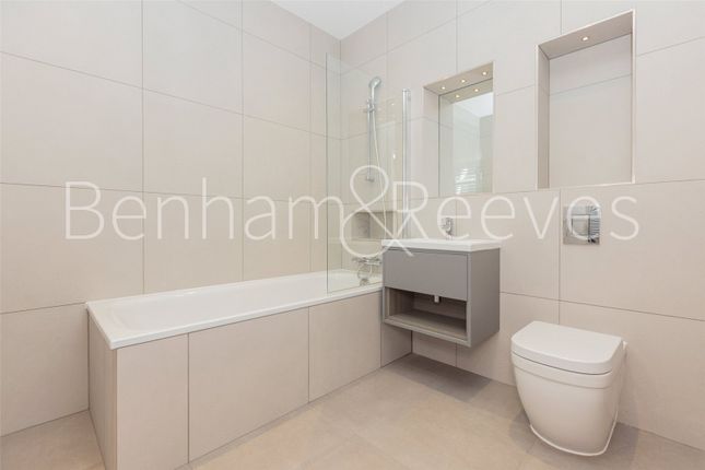 Flat 4, 2, Carlyle Road, London photo 4