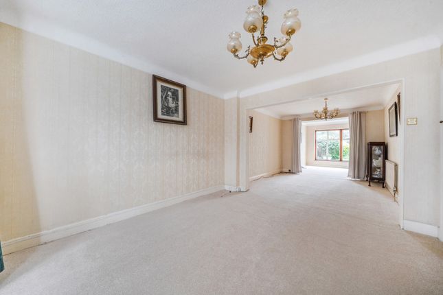 33, Daneswood Avenue, London photo 2