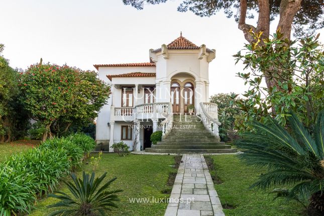 Thumbnail Villa for sale in Av. Da Beira-Mar 3297, 4400 Vila Nova De Gaia, Portugal