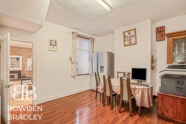18 Harvey Road, Ilford photo 4