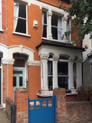 Thumbnail Flat to rent in Clissold Crescent, London