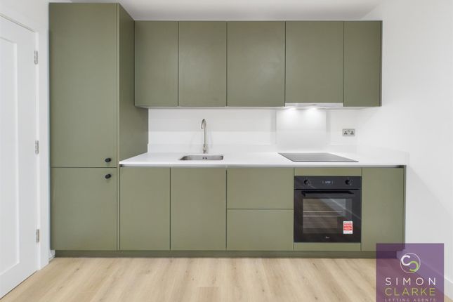 Flat 2, 96A, Weirdale Avenue, London photo 3