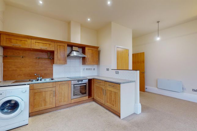 10, Sinderhill Court, Halifax photo 5
