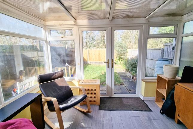 70, Withey Meadows, Horley photo 4