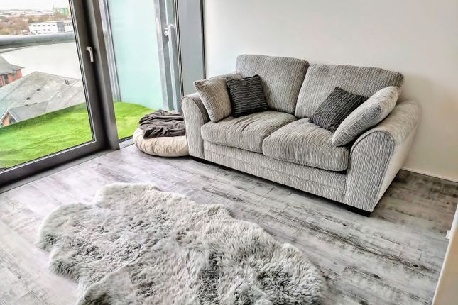 717, Abito, Clippers Quay, Salford photo 4
