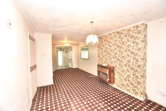 77, Beechwood Drive, Lancashire photo 2