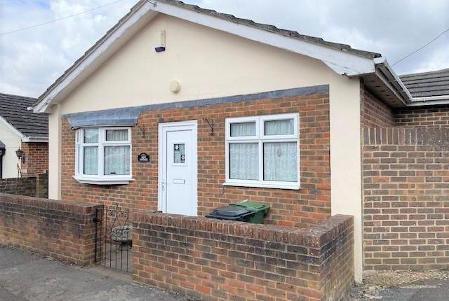 2 bed bungalow to rent in Shepherds Way, Langley, Maidstone ME17