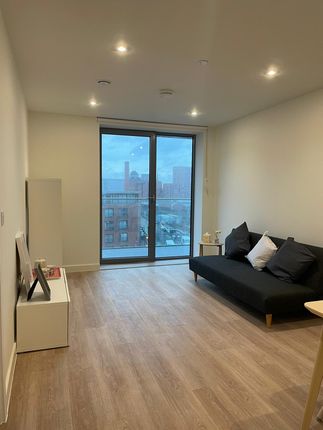 Thumbnail Flat for sale in Affinity Living Embankment West, New Kings Head Yard, Salford