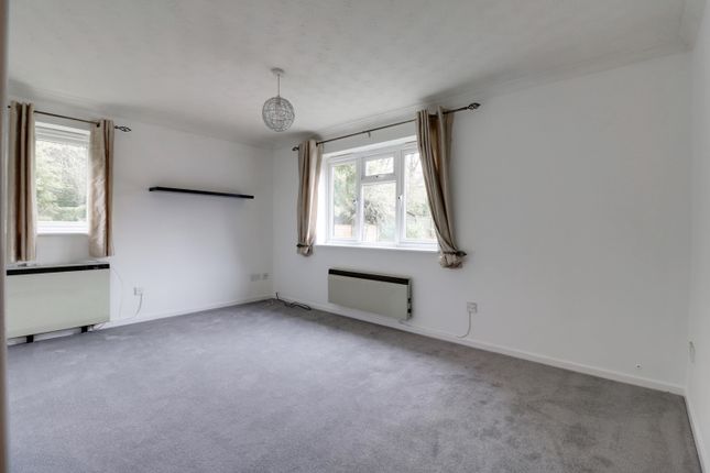 Flat for sale in Geralds Road, High Wycombe