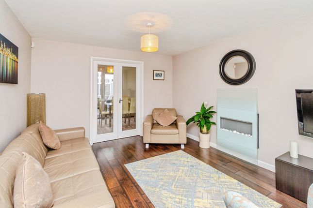25, Stephenson Way, Cannock photo 2