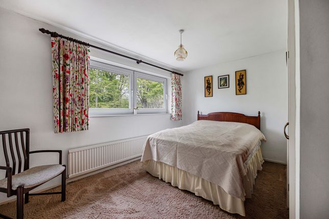 10 Warren Wood Drive, High Wycombe photo 4
