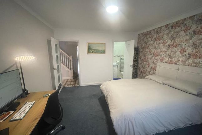 95, Halfway Avenue, Luton photo 3