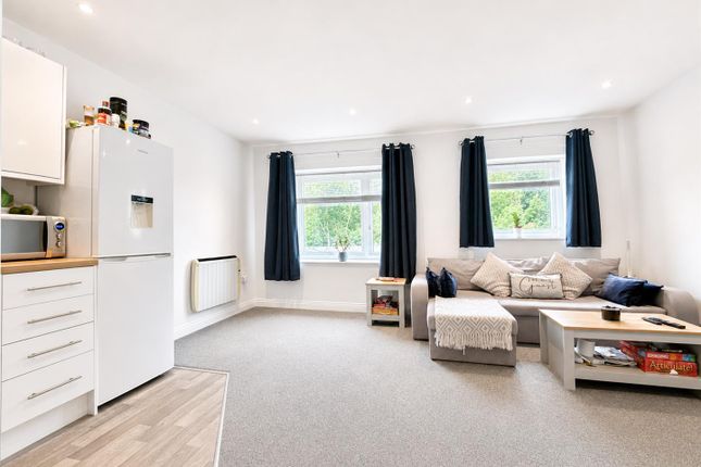 7, Bolton Court, Brixham photo 2