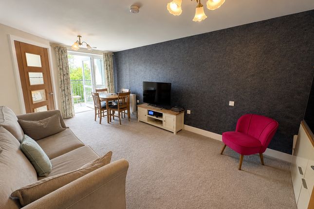 Flat Flat 21, Thythe Court, 141 White Hart Lane, Collier Row photo 3