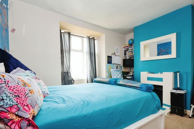 Maisonette for sale in North Approach, Watford