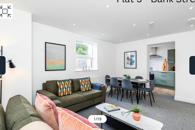 A Spacious And Stylish Large Modern Living Room Pe...