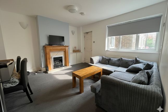 25, Farley Hill, Luton photo 3