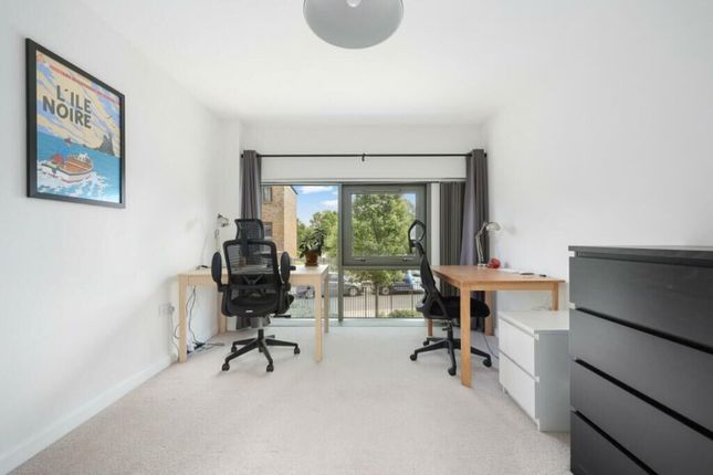 Ben Jonson Road E1, Stepney photo 5