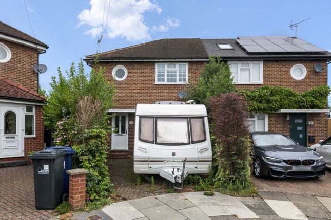 41, Wolsey Close, Southall photo 2