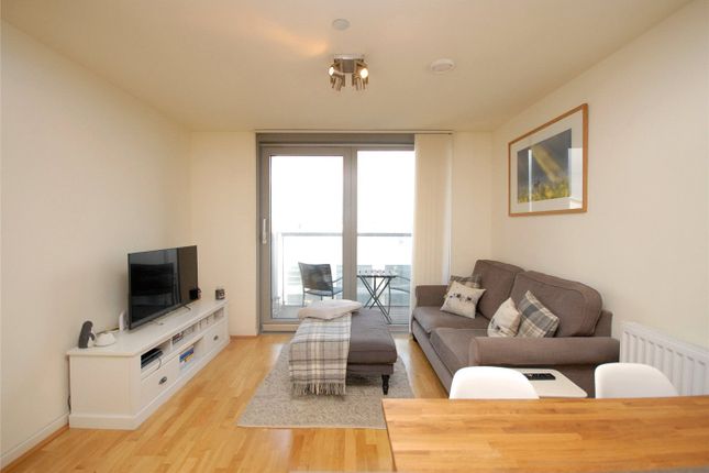 Flat to rent in Vertex Tower, 3 Harmony Place, London