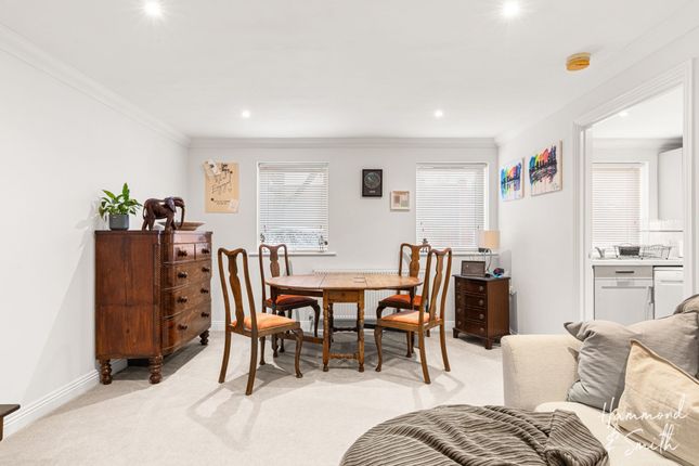 Flat 6, Alexander Court Crows Road, Epping photo 3