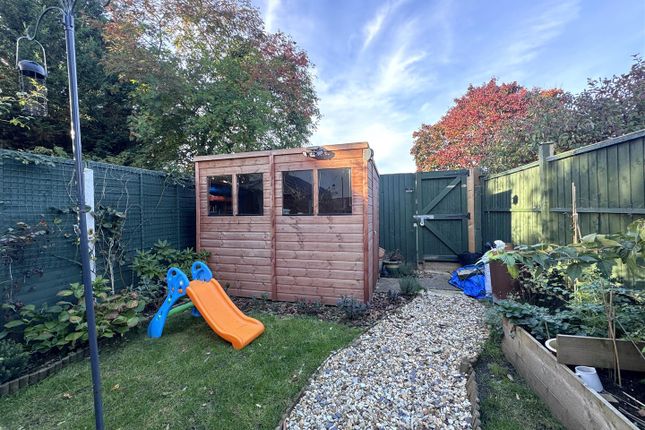 12, Coopers Way, Newent photo 3