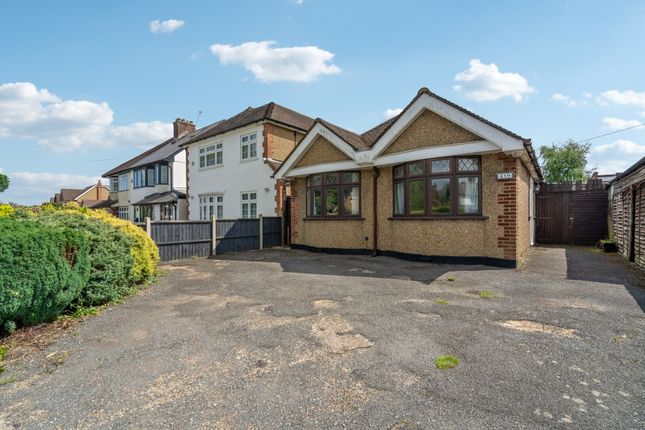 Thumbnail Bungalow for sale in Baldwins Lane, Croxley Green, Rickmansworth