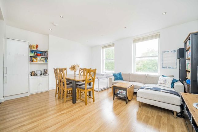Flat 2, 37-38, Haven Green, London photo 2