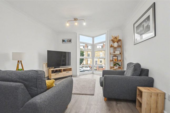 Apartment 8,, The Willows, Woodlesford photo 2