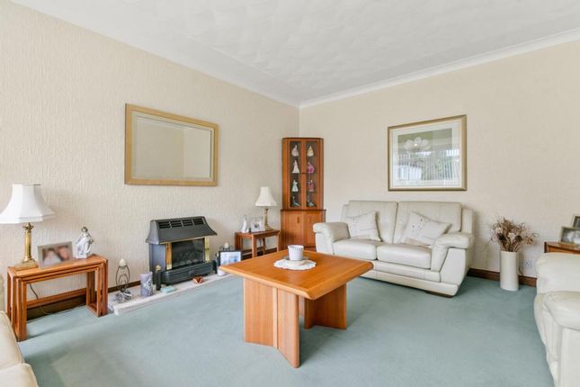 21 Gilmourton Crescent, Glasgow photo 3
