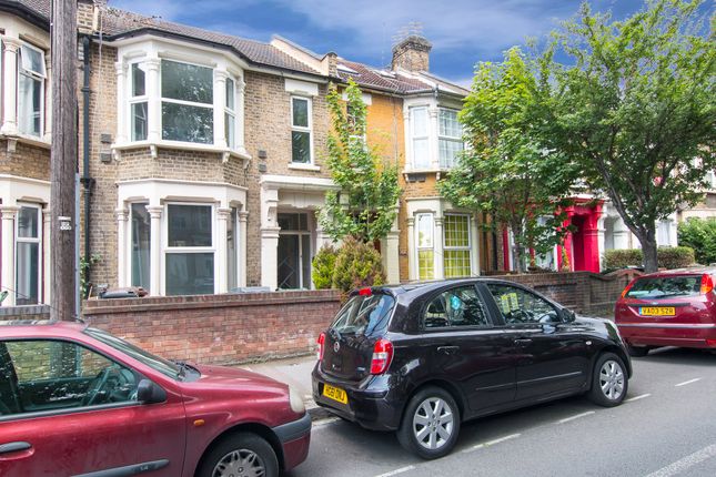 Thumbnail Flat to rent in Warren Road, Leyton, London