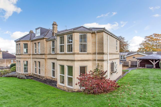 Thumbnail Flat for sale in Chaucer Road, Bath