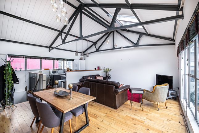 Flat for sale in Pump House, Rotherhithe