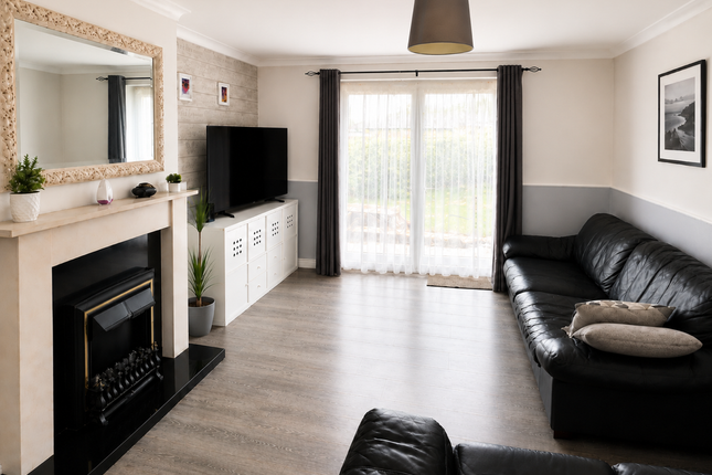 Studio house on 141 Whitefields Road, Waltham Cross, £1,700/mo